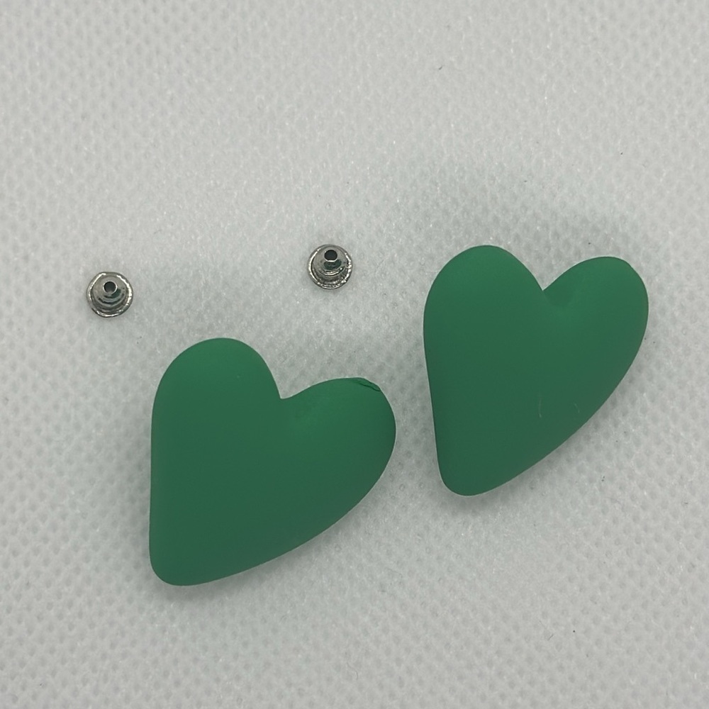 minimalist style, Mojo Green Heart Shaped Stud Earrings. - Picture 5 of 11